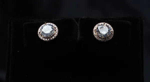 Eternal_Glow_Halo_Stud_Earrings