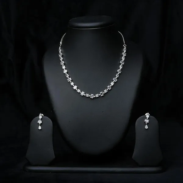 Aurelia_Elegance_Cubic_Zirconia_Necklace_Set
