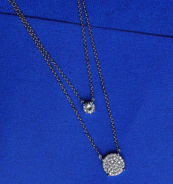 Dual_Sparkle_Layered_Pendant