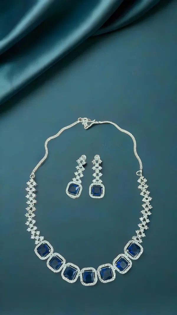 Celeste_Square_Charm_Necklace_Set