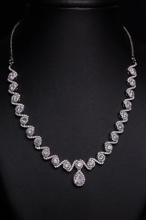 Aurora_Twirl_Necklace_Set