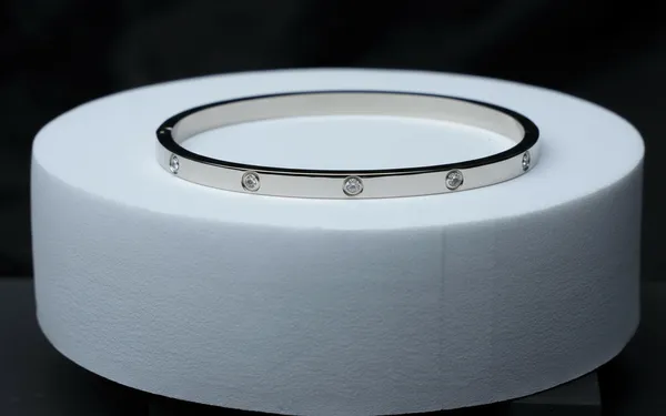 Timeless_Icon_Bracelet