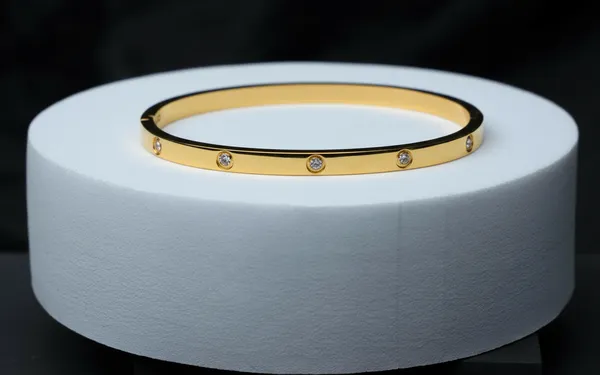 Timeless_Icon_Bracelet