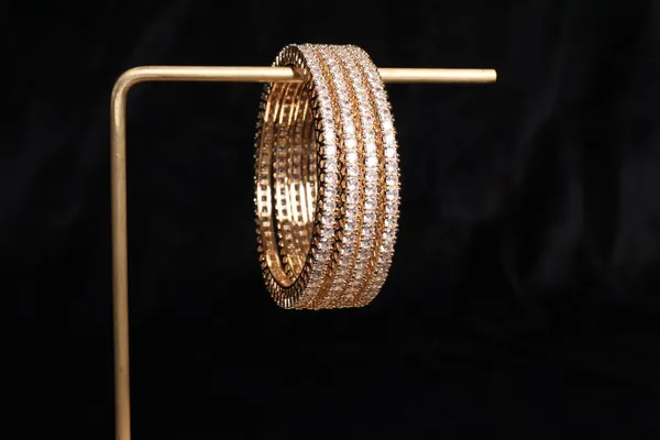 Golden_Grace_Bangle_Set