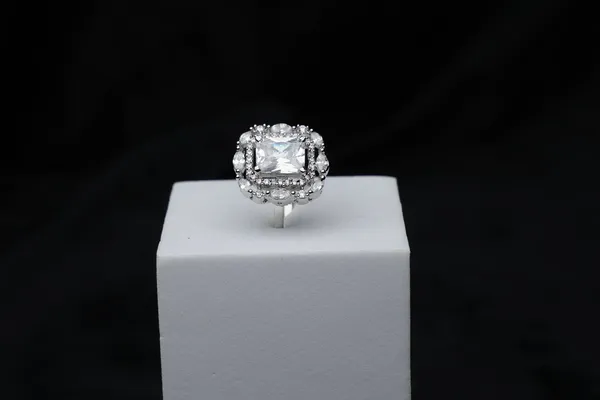 Regalia_Gemstone_Ring