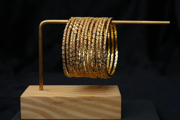 Aurelia_Glow_Cz_Bangle_Set