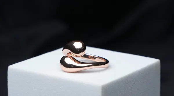 Eternal_Hug_Ring