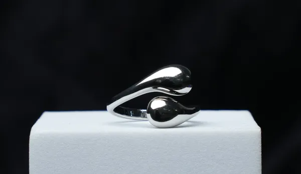 Eternal_Hug_Ring