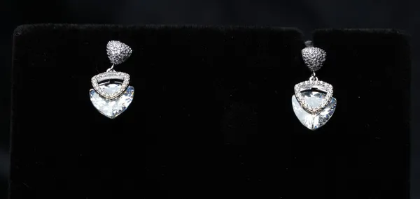 Heartstone_Drop_Earrings