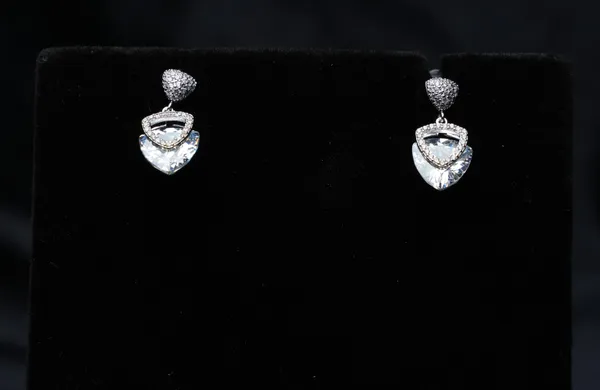 Heartstone_Drop_Earrings