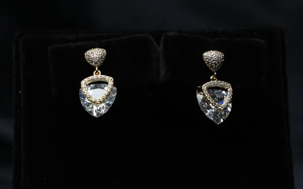 Heartstone_Drop_Earrings