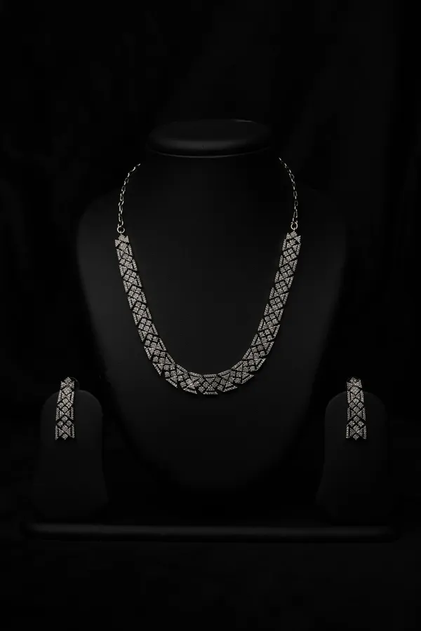 Arista_Geo_Shine_Necklace_Set