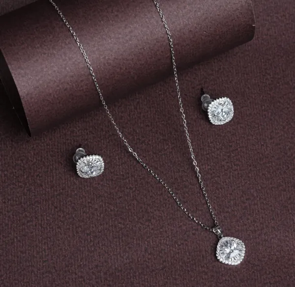 Luxe_Grid_Sparkle_Pendant_Set