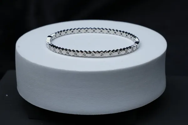 Hexa_Shine_Bracelet