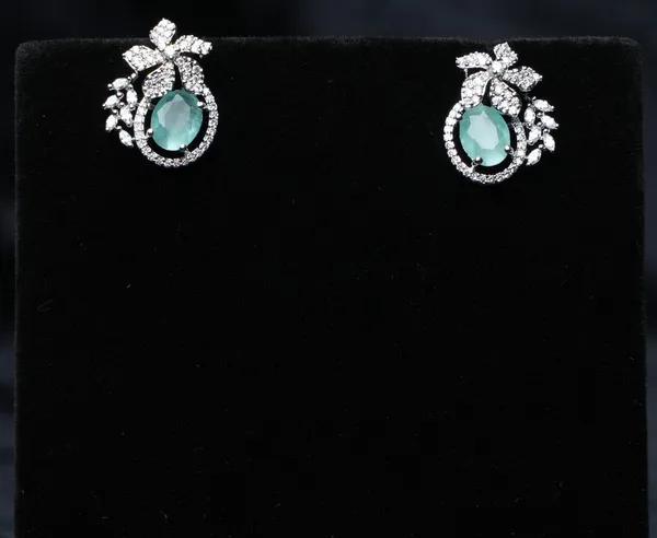 Floral_Luxe_Oval_Studs