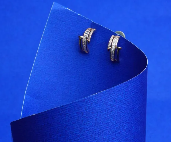 Dual_Line_Spark_Huggie_Earrings