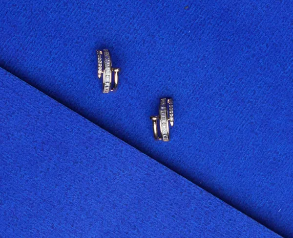 Dual_Line_Spark_Huggie_Earrings