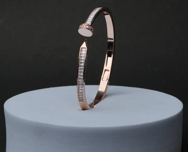 Nail_Spark_Luxe_Bracelet