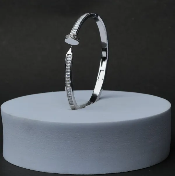 Nail_Spark_Luxe_Bracelet
