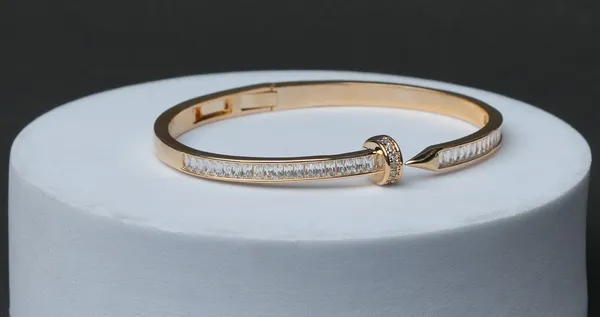 Nail_Spark_Luxe_Bracelet