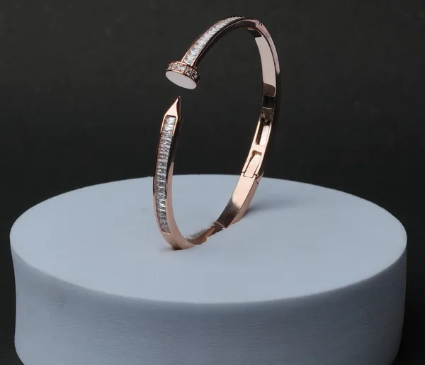 Nail_Spark_Luxe_Bracelet