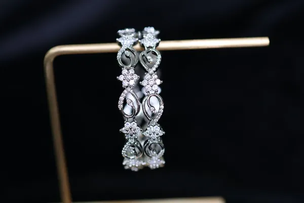 Seraphine_Twirl_Cz_Bangle_Set
