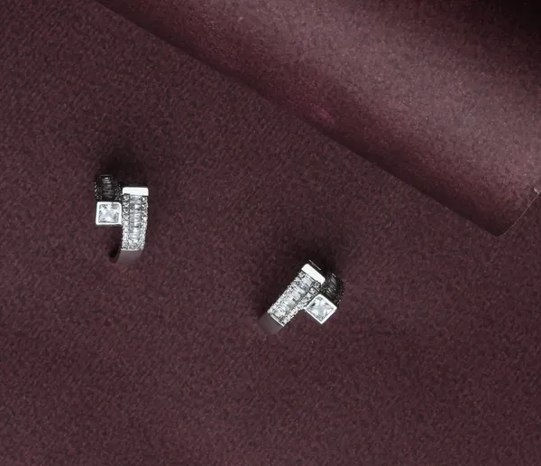 Linear_Spark_Bar_Pendant