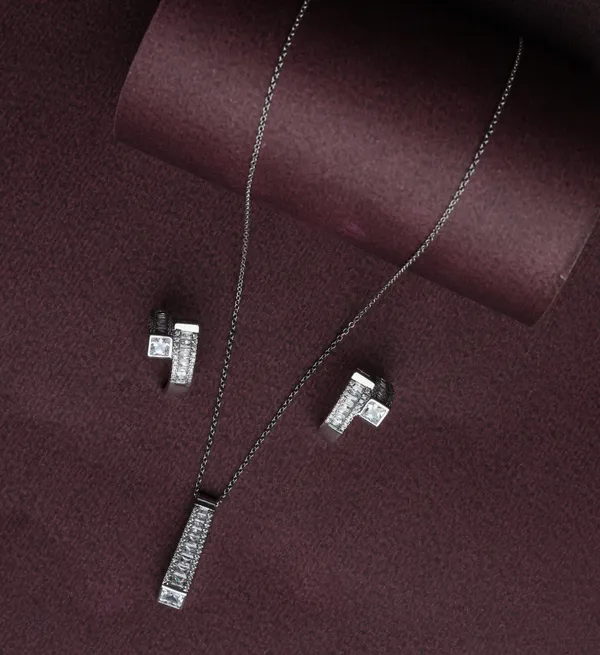Linear_Spark_Bar_Pendant