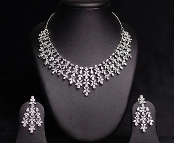 The_Queen_S_Bloom_Necklace_Set