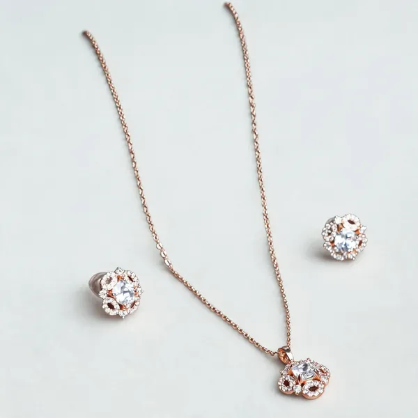Floral_Halo_Spark_Pendant