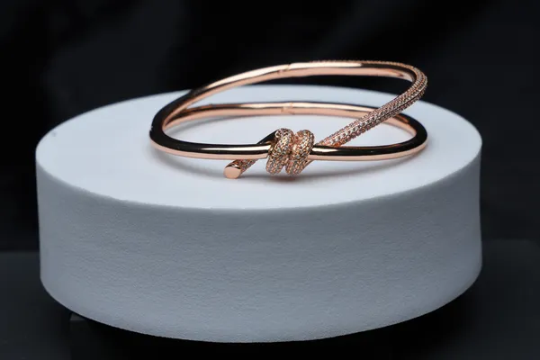 Eternal_Knot_Bracelet