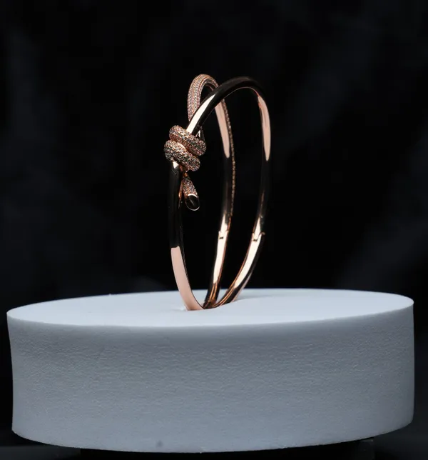 Eternal_Knot_Bracelet