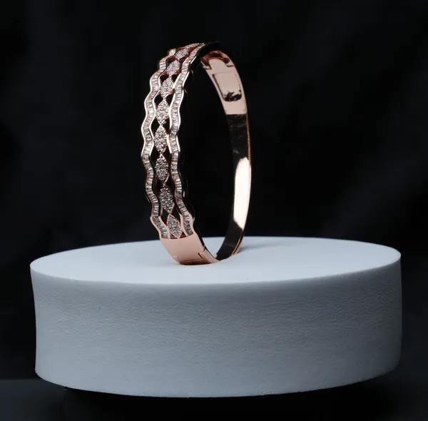 Wave_Gleam_Bracelet