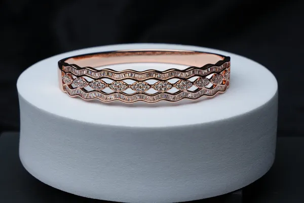 Wave_Gleam_Bracelet
