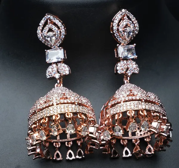 Royal_Sparkle_Jhumka_Earrings