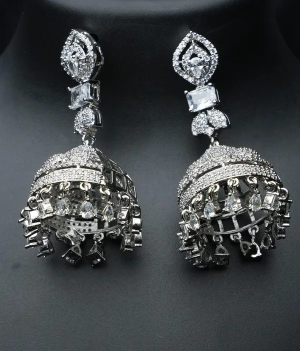 Royal_Sparkle_Jhumka_Earrings