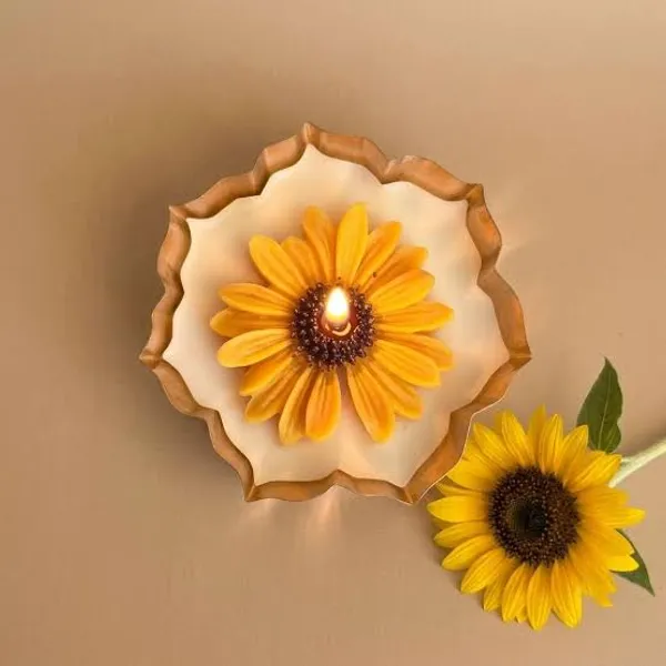 Sunflower_Urli_Candle__(Assorted)