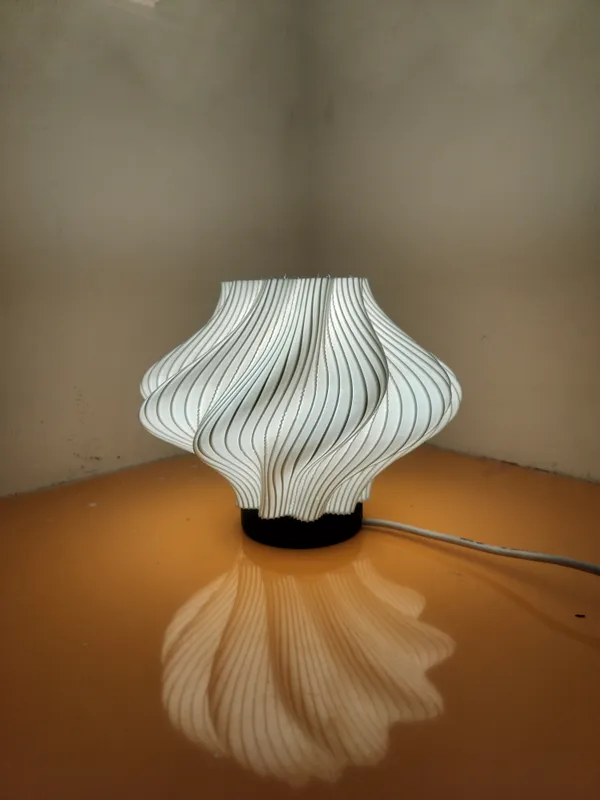 Helix_Lantern_E27_Base_&_LED_-_Hanging_also_possible