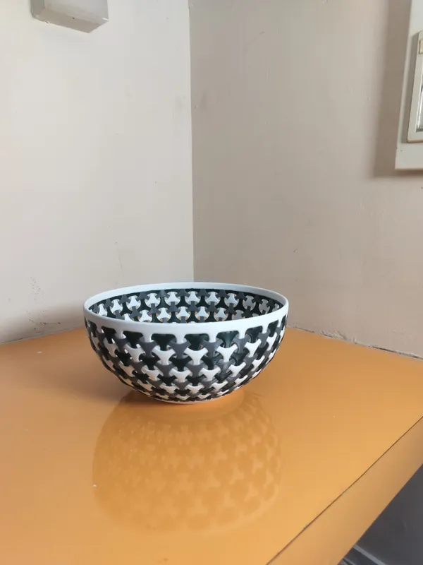 Geometric_Interwoven_Fruit_Bowl