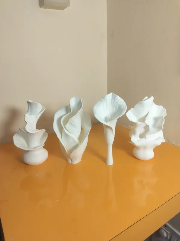 Flower_Sculpture_Set_OF_4_Large_(H-18to_20_cms_each)White