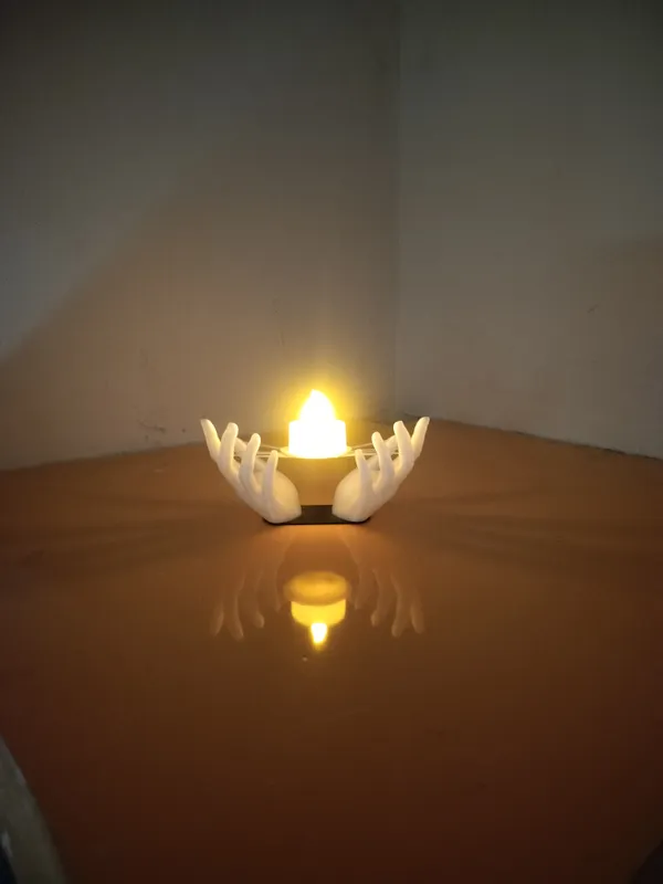 Suspended_LED_T_Light_in_Hand