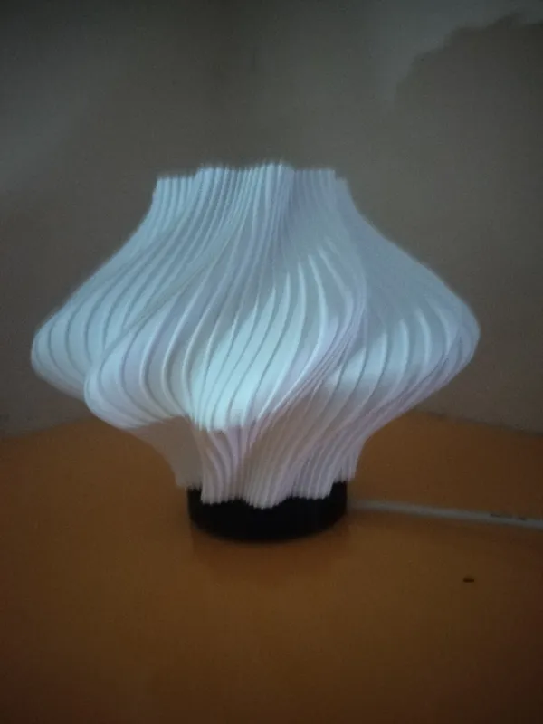 Helix_Lantern_E27_Base_&_LED_-_Hanging_also_possible
