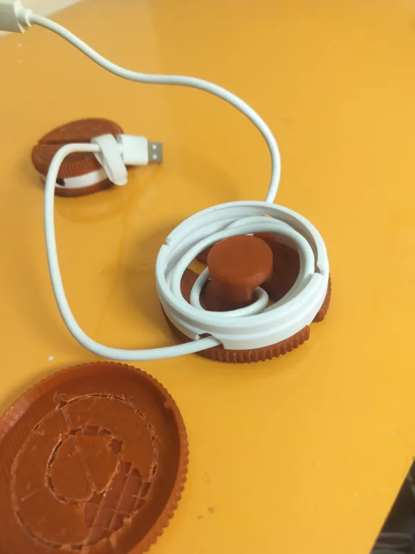 USB_Cable_Manager_Big_Oreon_style_4_nos_with_Holder