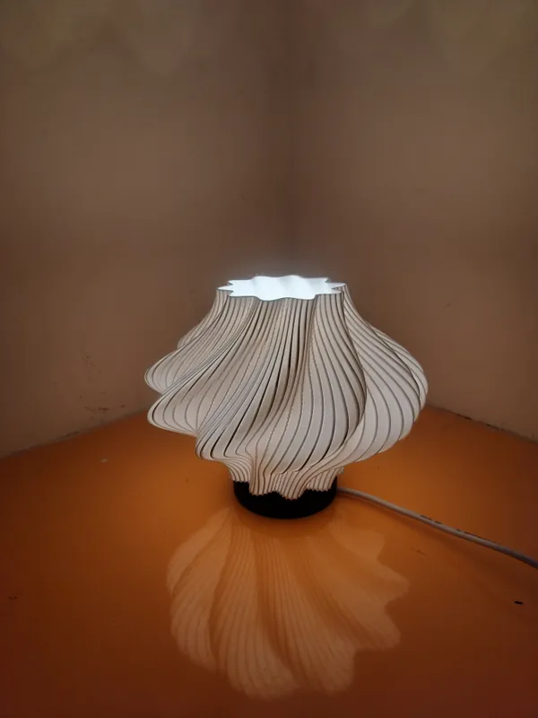 Helix_Lantern_E27_Base_&_LED_-_Hanging_also_possible
