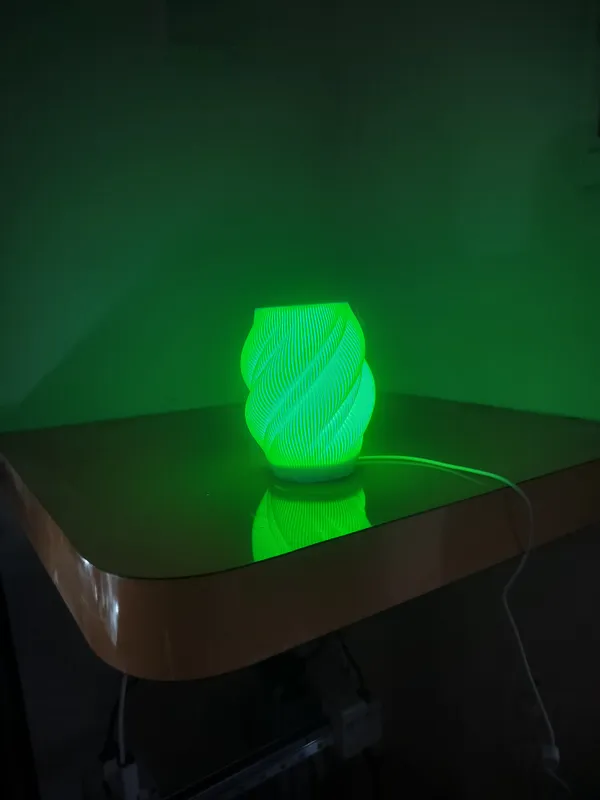 Minamilistic_Spiral_Lamp_White_with_E10_LED_Kit