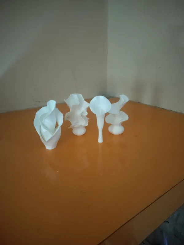Flower_Sculpture_Set_of_Four_Small_(H-9_to_10_cms_each)White