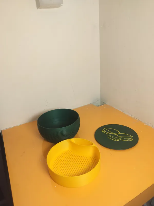 Pistachio_Bowl_Green_&_Yellow