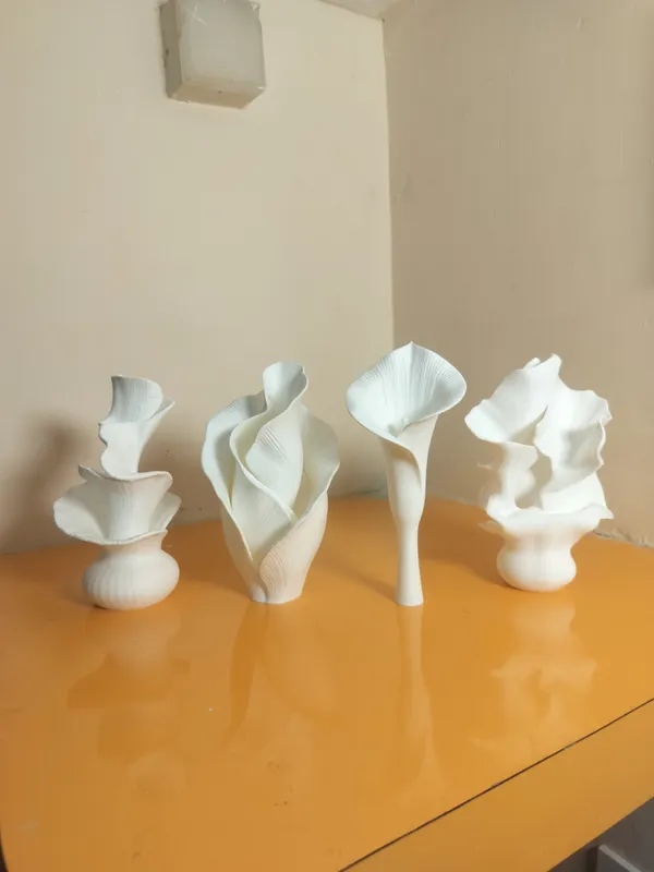 Flower_Sculpture_Set_OF_4_Large_(H-18to_20_cms_each)White