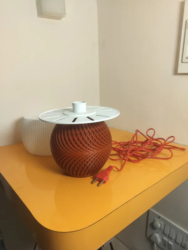 Drift_Design_Lamp_with_Standard_Bulbholder_and_wire_2_mtrs