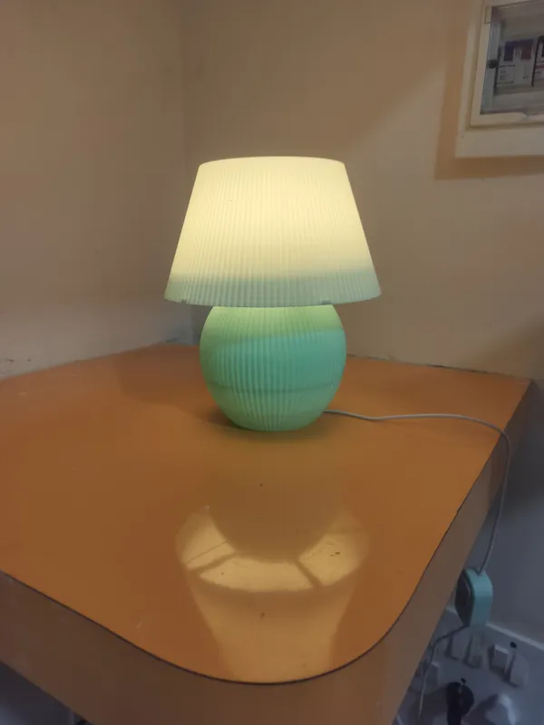Ribbed_Table_Lamp_Mattee_Green